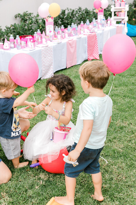 Kiddies Theme Parties offers personalized birthday party supplies and decor for sale.