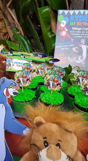 Kiddies Theme Parties offers personalized birthday party supplies and decor for sale.