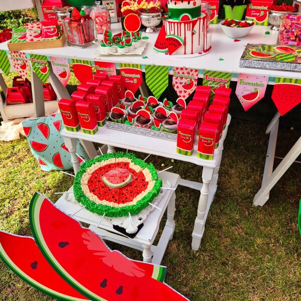 Kiddies Theme Parties offers personalized birthday party supplies and decor for sale.