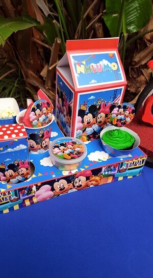 Our custom made Mickey & Minnie Mouse party supplies include personalised pvc banners, party packs, movie boxes and more.