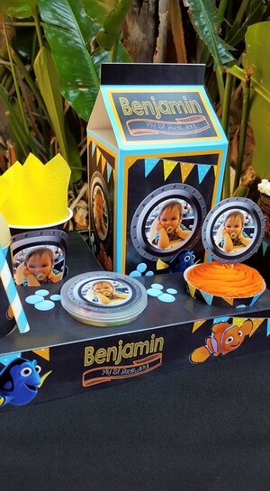 Our custom made Finding Nemo party supplies include personalised invitations, paper cups and plates, blowouts and more.