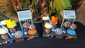 Kiddies Theme Parties offers personalized Finding Nemo party supplies and decor for sale.