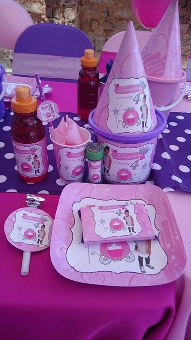 Kiddies Theme Parties offers personalized birthday party supplies and decor for sale.