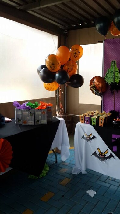 Kiddies Theme Parties offers personalized birthday party supplies and decor for sale.