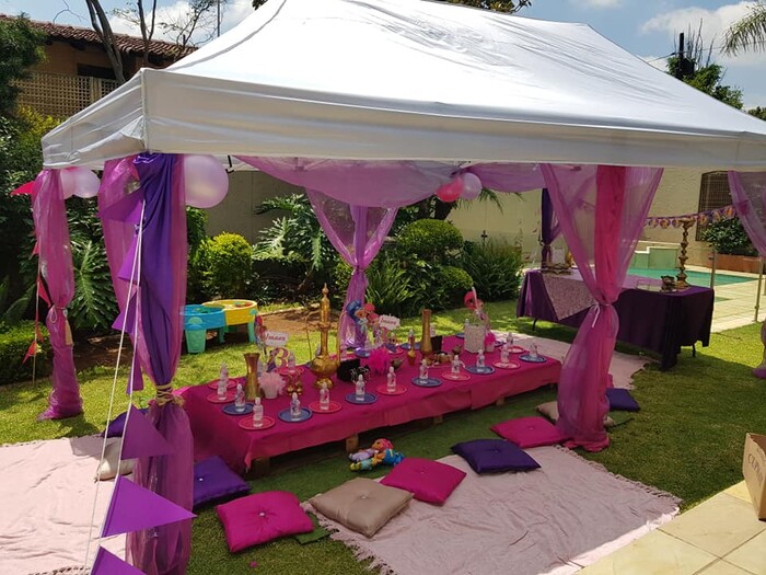 Kiddies Theme Parties offers personalized birthday party supplies and decor for sale.