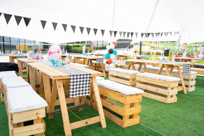 Kiddies Theme Parties offers personalized birthday party supplies and decor for sale.