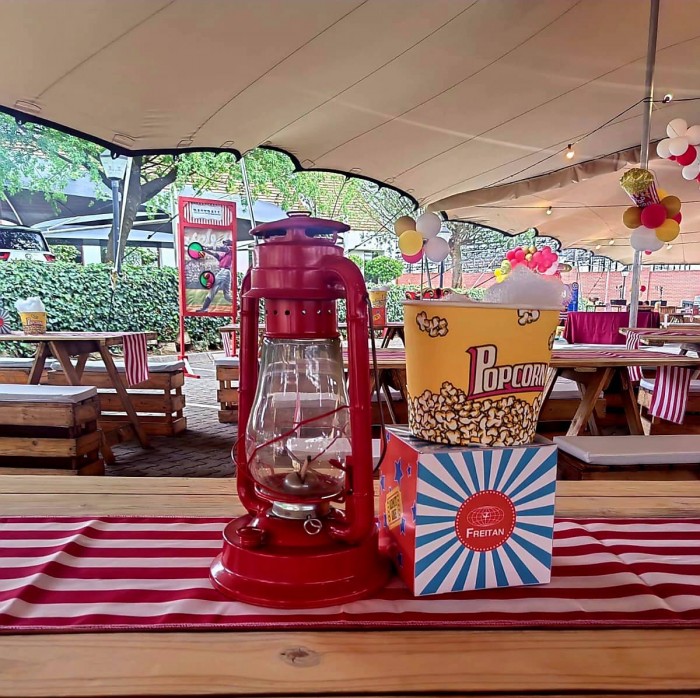 Kiddies Theme Parties offers personalized birthday party supplies and decor for sale.
