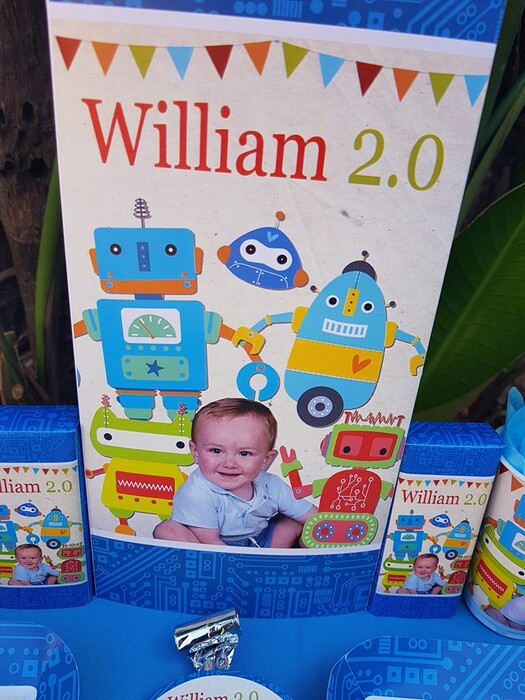 Kiddies Theme Parties offers personalized birthday party supplies and decor for sale.
