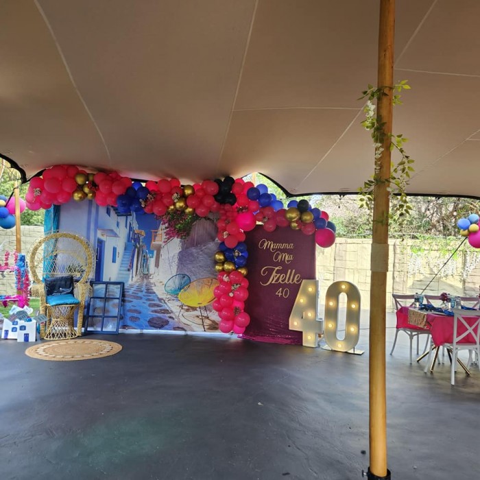 Kiddies Theme Parties offers personalized birthday party supplies and decor for sale.