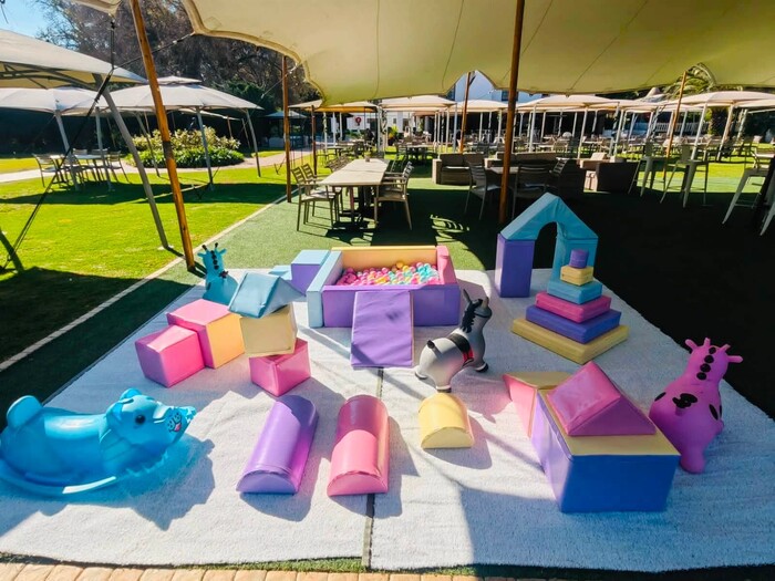 Kiddies Theme Parties offers personalized birthday party supplies and decor for sale.