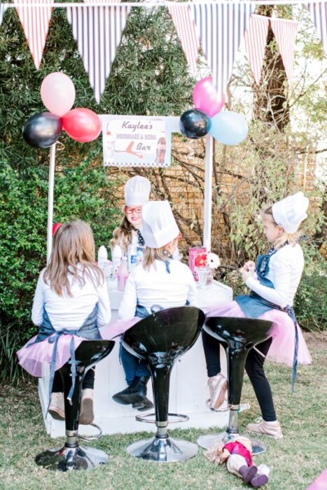 Kiddies Theme Parties offers personalized birthday party supplies and decor for sale.