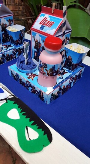 Kiddies Theme Parties offers personalized Avengers party supplies and decor for sale.