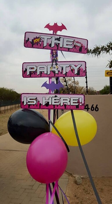 Kiddies Theme Parties offers personalized birthday party supplies and decor for sale.