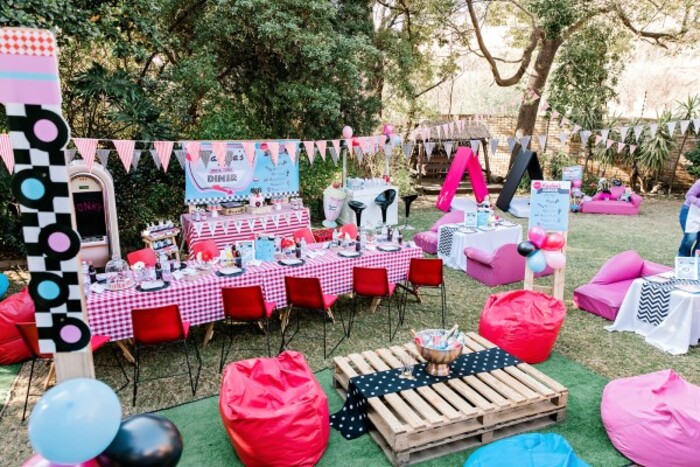 Kiddies Theme Parties offers personalized birthday party supplies and decor for sale.