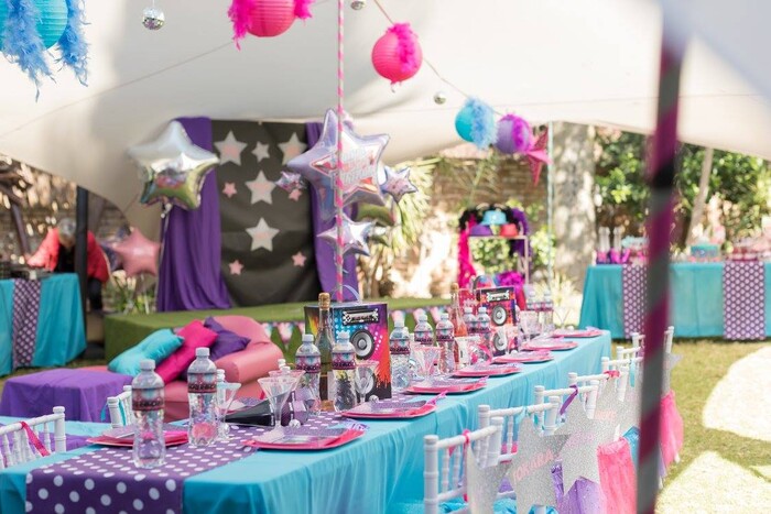 Kiddies Theme Parties offers personalized birthday party supplies and decor for sale.