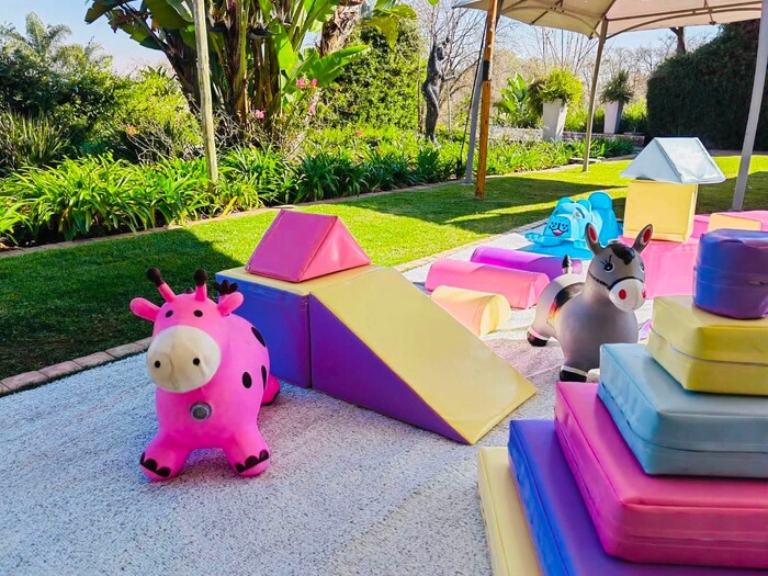 Kiddies Theme Parties offers personalized birthday party supplies and decor for sale.