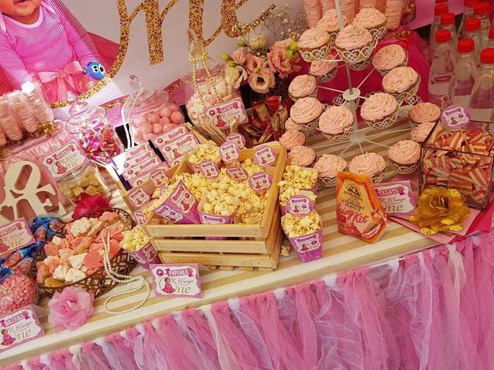 Kiddies Theme Parties offers personalized birthday party supplies and decor for sale.