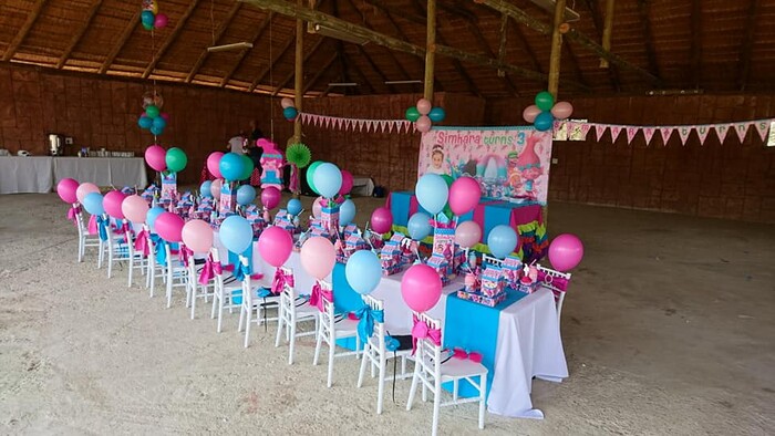 Kiddies party tables outlet and chairs for sale