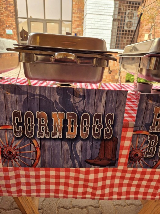 Kiddies Theme Parties offers personalized birthday party supplies and decor for sale.