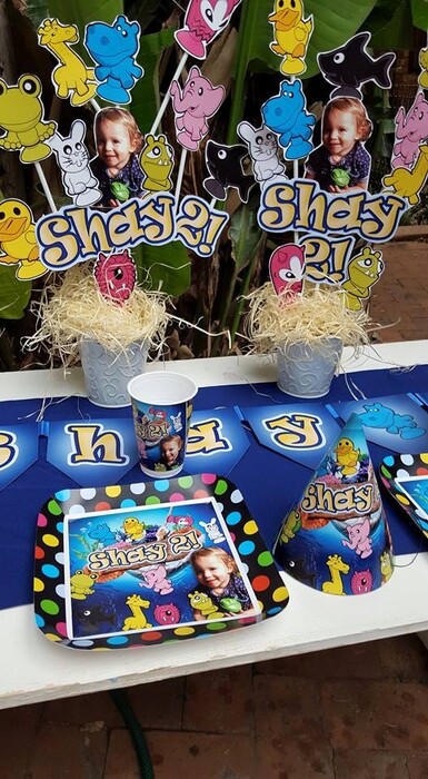 Our custom made Stikeez party supplies include personalised pvc banners, party packs, movie boxes and more.