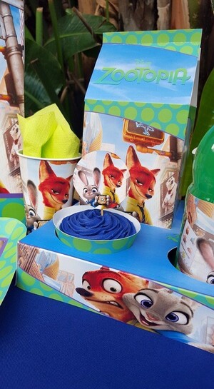 Kiddies Theme Parties offers personalized birthday party supplies and decor for sale.