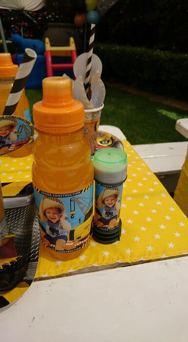 Kiddies Theme Parties offers personalized birthday party supplies and decor for sale.