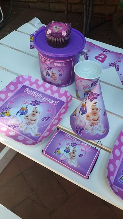 Daisy Duck Party Decor for a 1st birthday